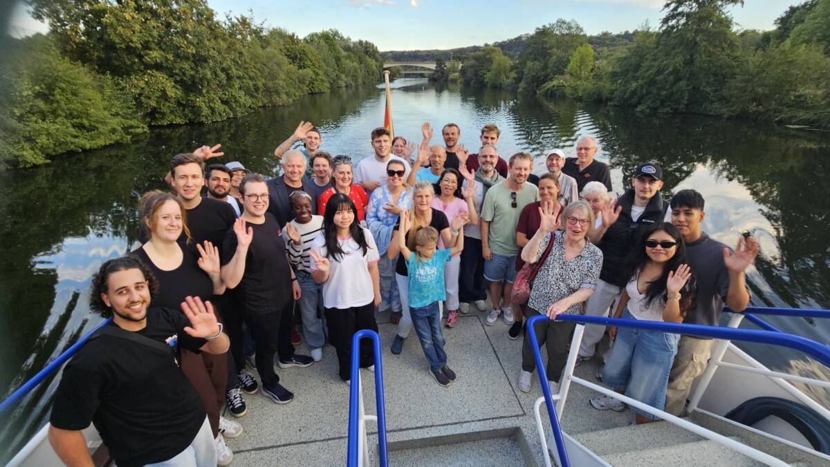 Bei einer Fahrt auf der MS Schwalbe II haben 35 Menschen ihre neue Heimat kennengelernt. Foto: Stadt Witten